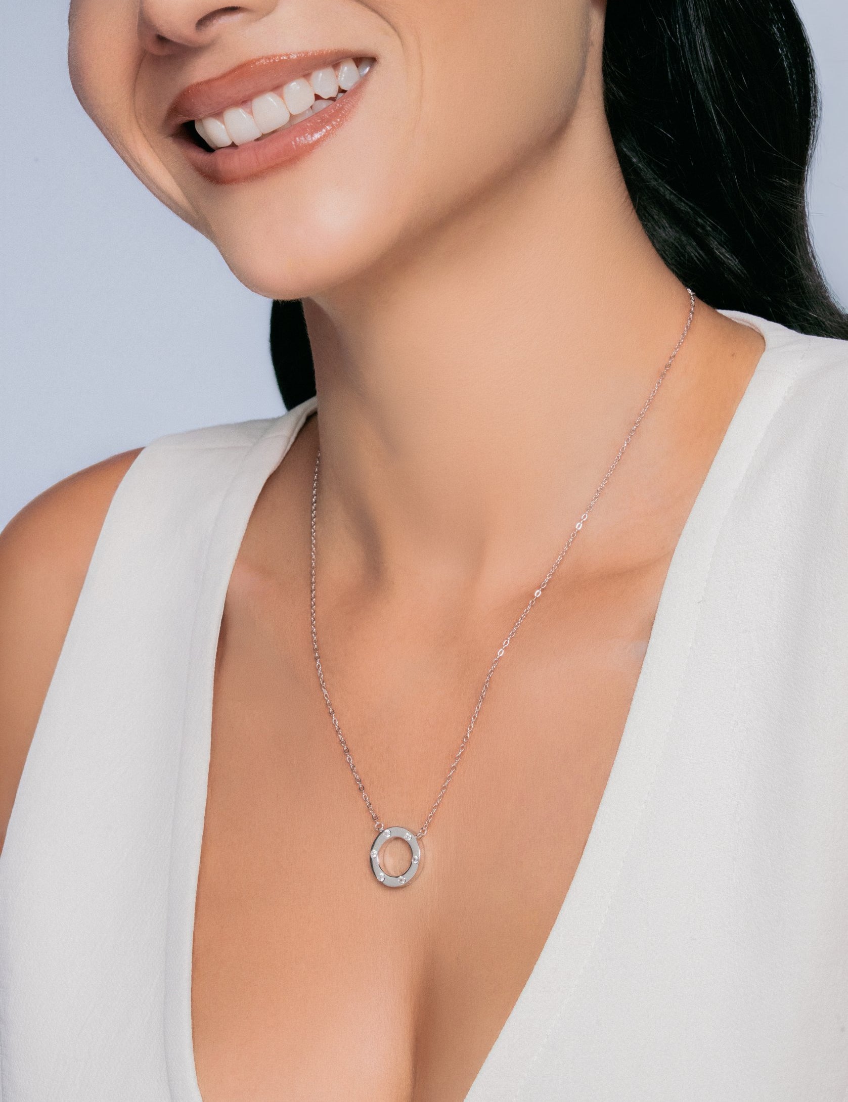 Big_dot_silver_necklace.jpg