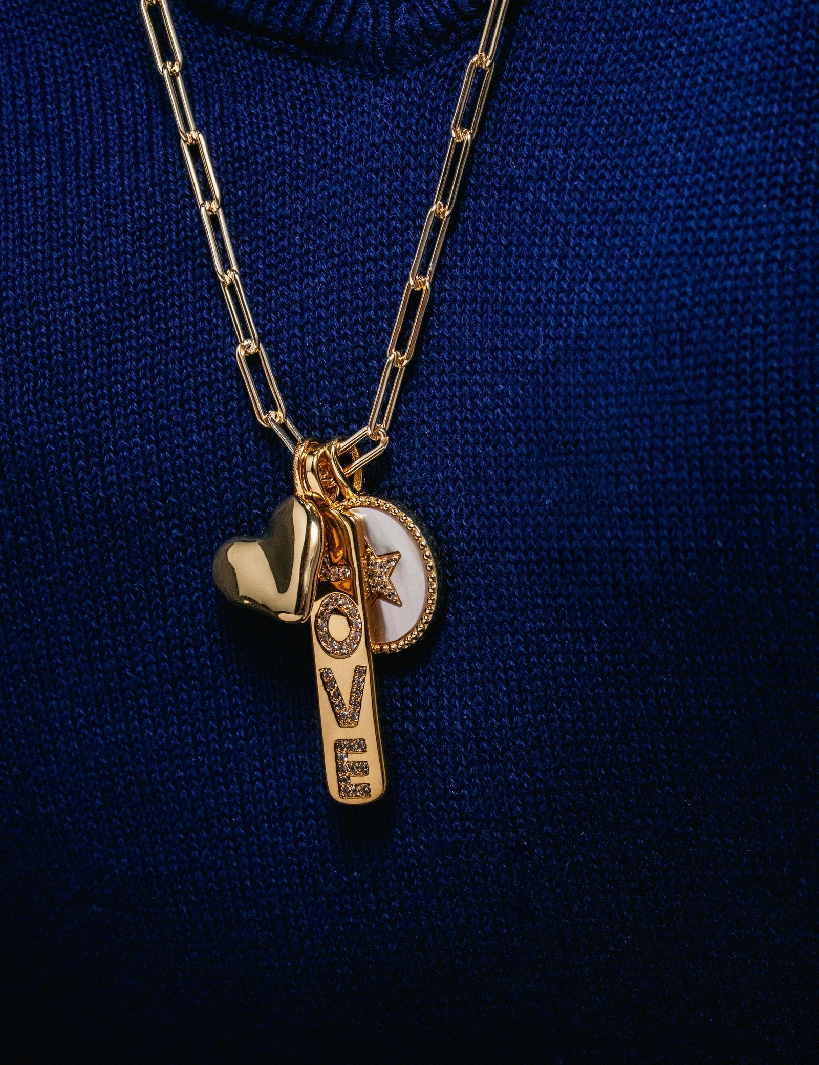 gold_pc_chain_with_pendants.jpg